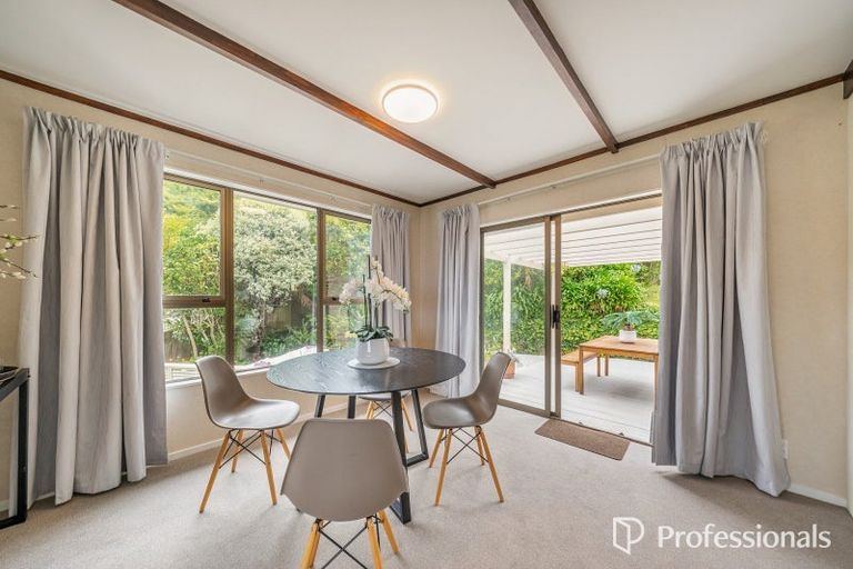 Photo of property in 14 Hibiscus Grove, Maungaraki, Lower Hutt, 5010