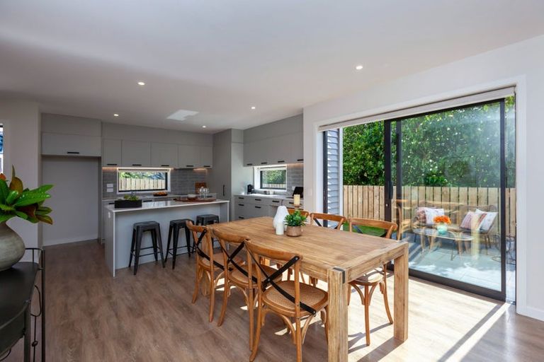 Photo of property in 77 Amohia Street, Paraparaumu, 5032
