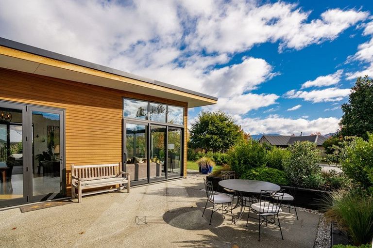 Photo of property in 73 Rob Roy Lane, Wanaka, 9305