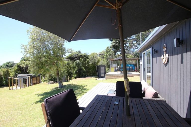 Photo of property in 15 Cuvier Crescent, Kuaotunu West, Whitianga, 3592