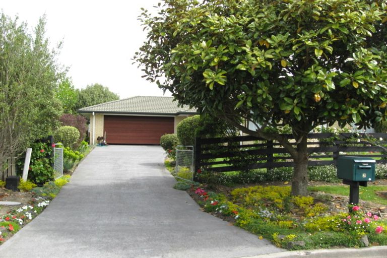 Photo of property in 2 Rosella Grove, Waimauku, 0812