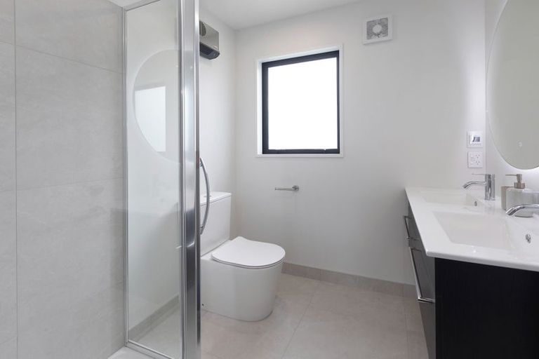 Photo of property in 2/117 Hills Road, Edgeware, Christchurch, 8013