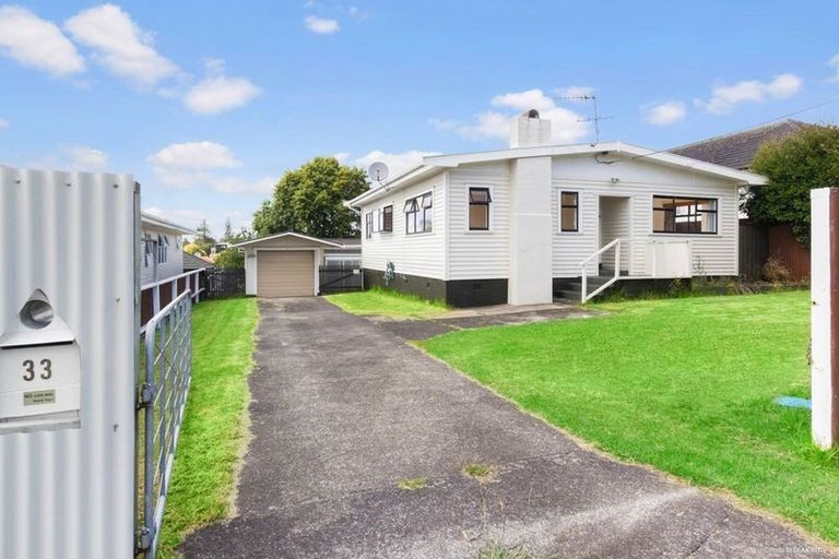 Photo of property in 33 Eastglen Road, Glen Eden, Auckland, 0602