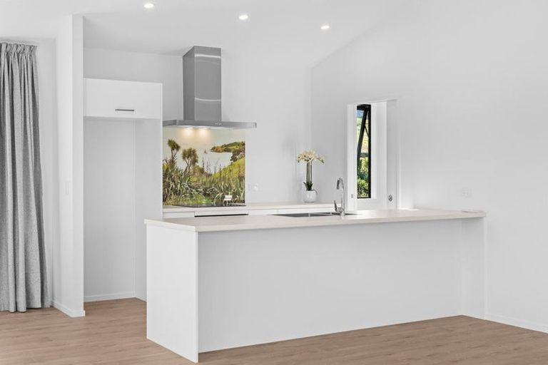Photo of property in 12 Arahanga Road, Paparoa, 0571