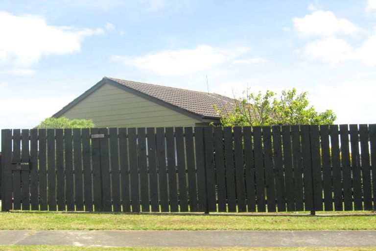 Photo of property in 34 Kopara Place, Clendon Park, Auckland, 2103