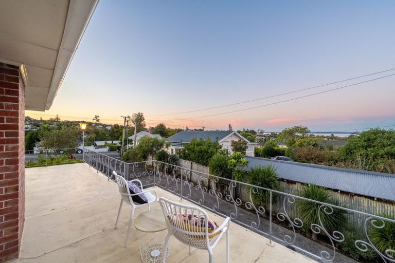 Photo of property in 1/53 Uxbridge Road, Mellons Bay, Auckland, 2014