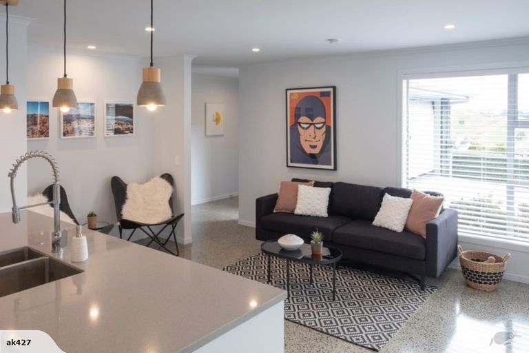 Photo of property in 284 Ballintoy Park Drive, Welcome Bay, Tauranga, 3175