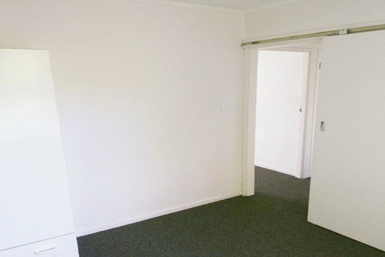 Photo of property in 38 Neal Avenue, Glenfield, Auckland, 0629