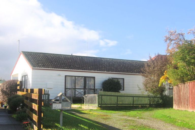 Photo of property in 27 Newton Place, Westbrook, Palmerston North, 4412