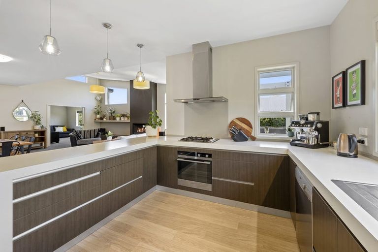 Photo of property in 32 Redwood Crescent, Hurdon, New Plymouth, 4310