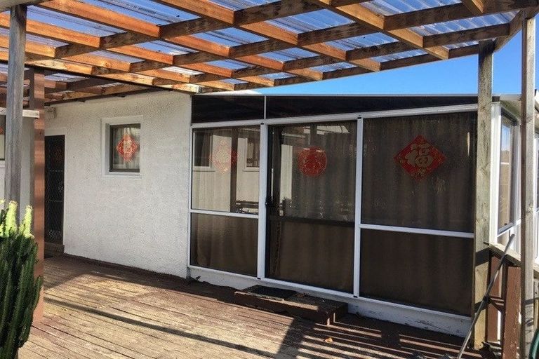 Photo of property in 71 Seabrook Avenue, New Lynn, Auckland, 0600