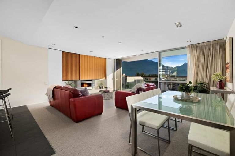 Photo of property in The Beeches Apartments, 9/60 Hallenstein Street, Queenstown, 9300