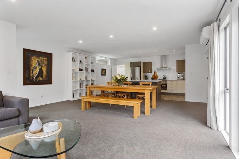 Photo of property in 56 Oxley Avenue, St Albans, Christchurch, 8014