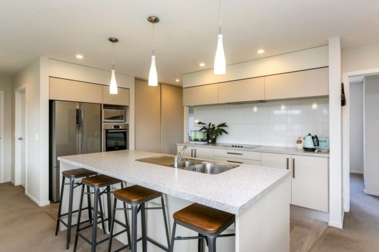 Photo of property in 14 Te Arakete Place, Hurworth, New Plymouth, 4310