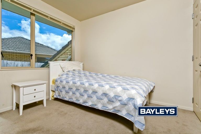 Photo of property in 25 Henry Partington Place, Greenhithe, Auckland, 0632