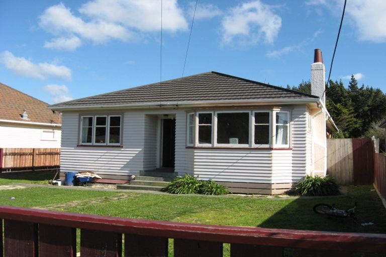 Photo of property in 68 Bledisloe Crescent, Wainuiomata, Lower Hutt, 5014