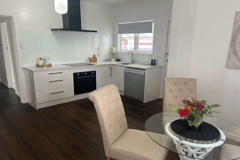 Photo of property in 1/57 Grove Road, Papakura, 2110