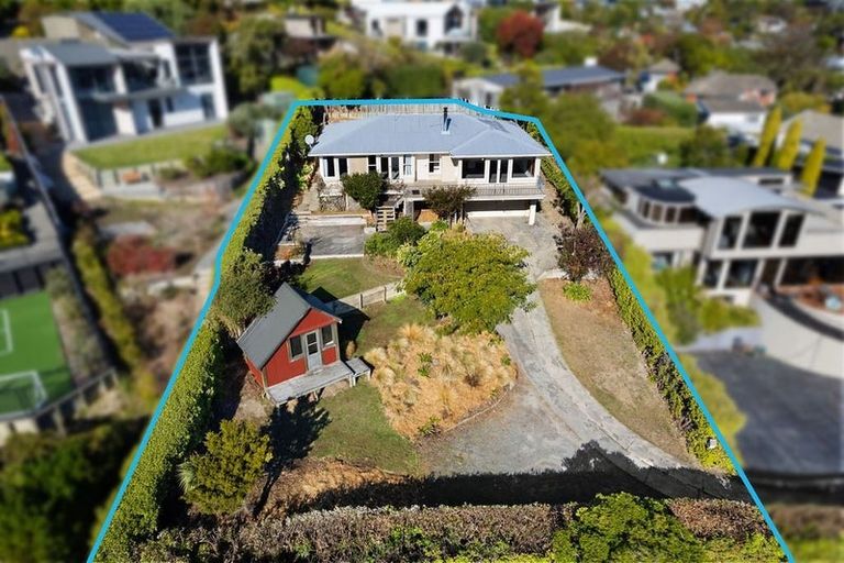 Photo of property in 25 Te Awakura Terrace, Mount Pleasant, Christchurch, 8081