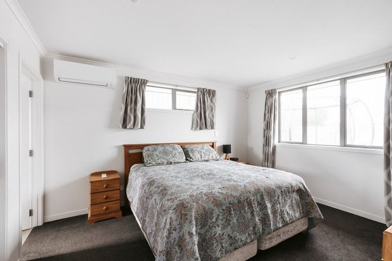 Photo of property in Waterview Estate, 33/4 Greystone Place, Omokoroa, 3114