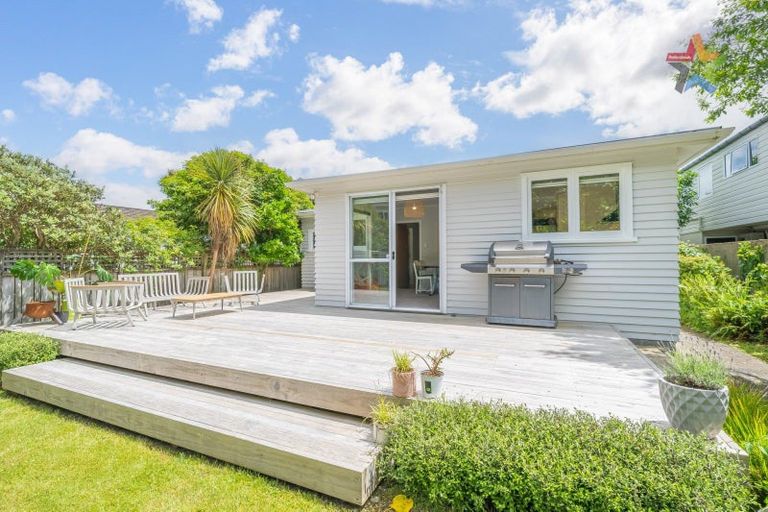 Photo of property in 59 Oroua Street, Eastbourne, Lower Hutt, 5013