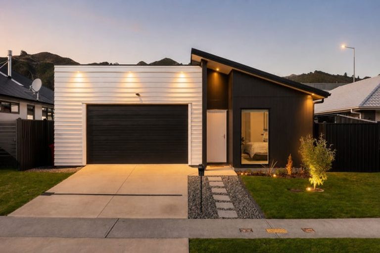 Photo of property in 23 Cynisca Crescent, Wallaceville, Upper Hutt, 5018