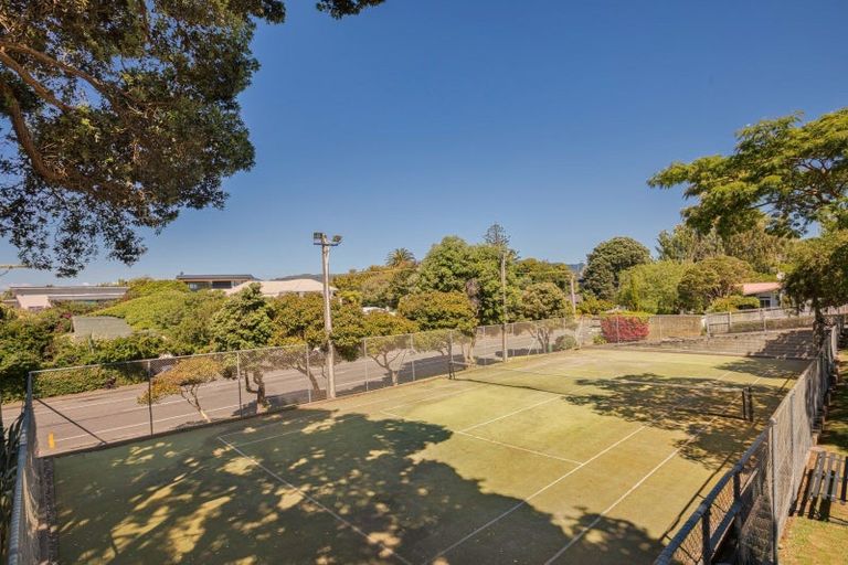 Photo of property in 7 Wharemauku Road, Raumati Beach, Paraparaumu, 5032