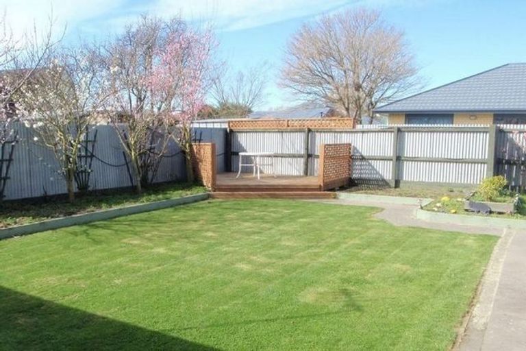 Photo of property in 3/12 Mortlake Street, Islington, Christchurch, 8042