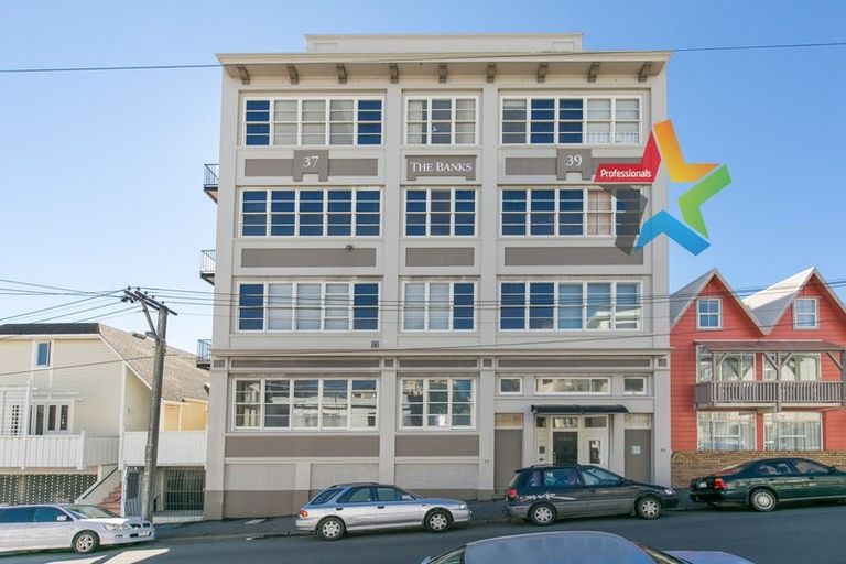 Photo of property in 10/37 Majoribanks Street, Mount Victoria, Wellington, 6011