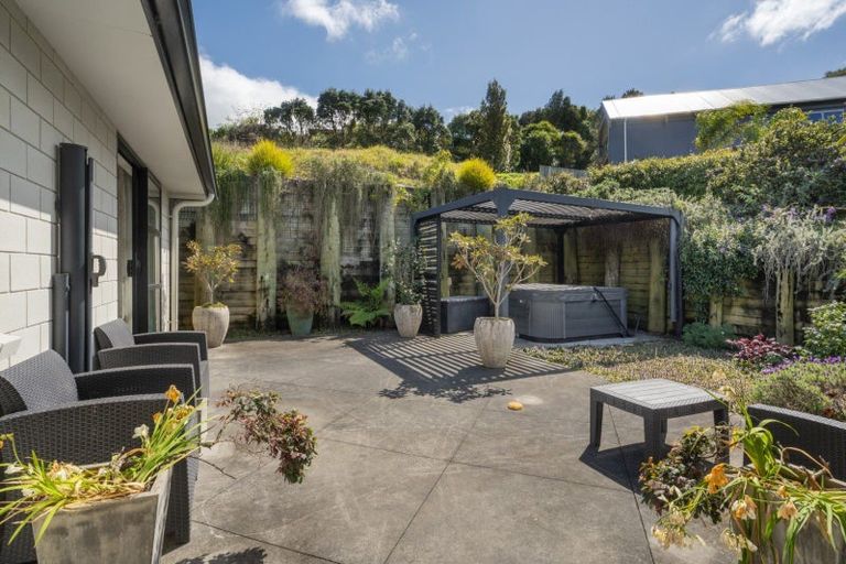 Photo of property in 11 Lakeside Terrace, Omokoroa, 3114