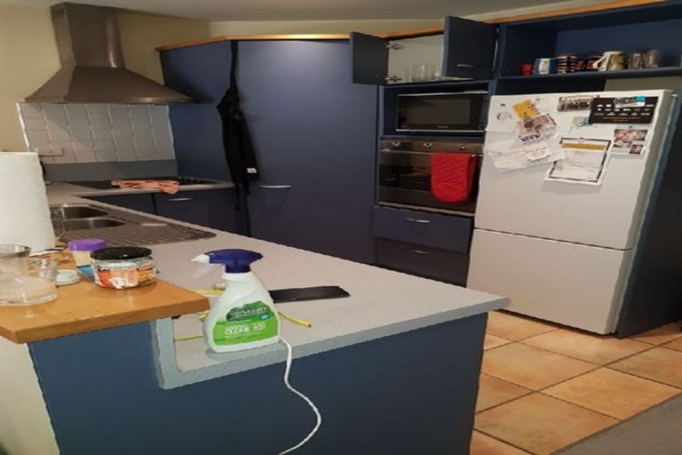 Photo of property in 2c/5 Kent Terrace, Mount Victoria, Wellington, 6011