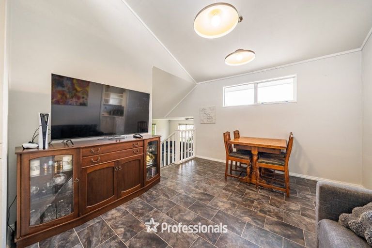 Photo of property in 118 Holborn Drive, Stokes Valley, Lower Hutt, 5019