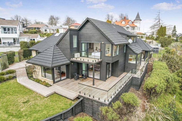 Photo of property in 1b Wellington Street, Hamilton East, Hamilton, 3216