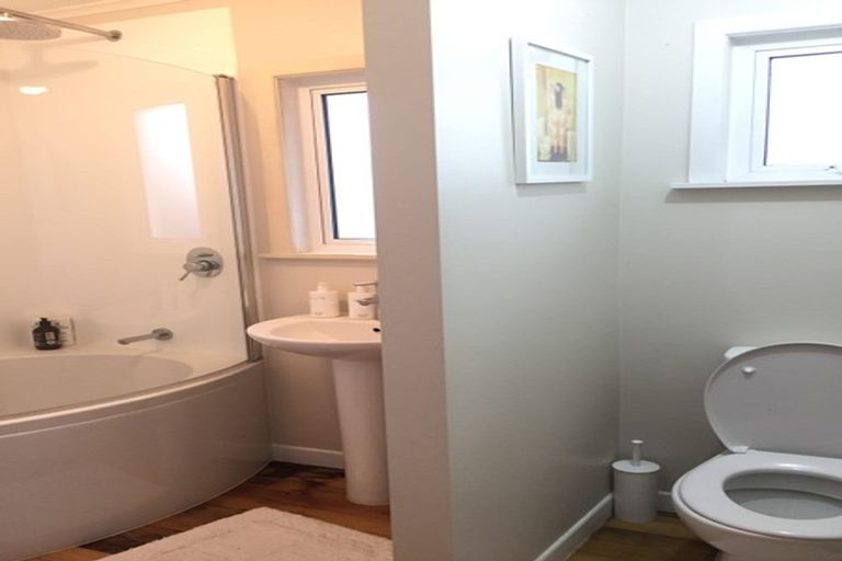 Photo of property in 25 Longburn Road, Henderson, Auckland, 0610