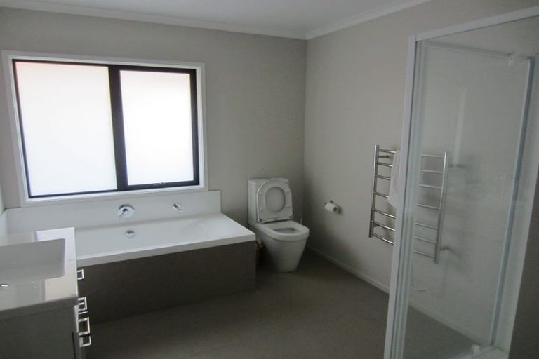 Photo of property in 18a Valley Road, Pukekohe, 2120