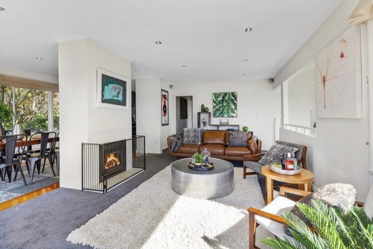 Photo of property in 22 Tai Paku Paku Road, Karaka Bays, Wellington, 6022