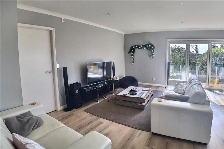 Photo of property in 11b Bank Street, Hillcrest, Auckland, 0627