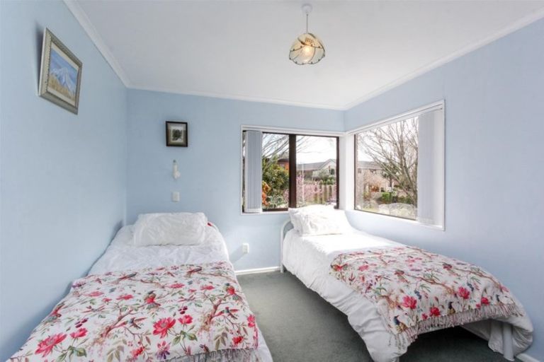 Photo of property in 62 Karina Road, Merrilands, New Plymouth, 4312