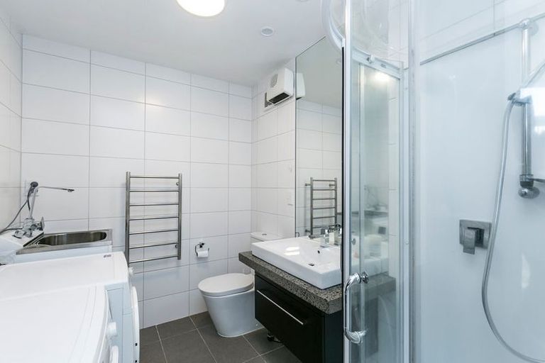 Photo of property in 8 Norna Crescent, Kelburn, Wellington, 6012