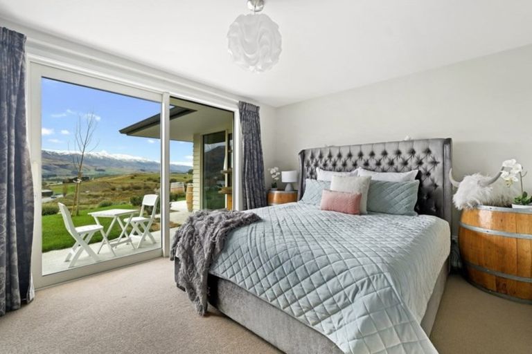 Photo of property in 21 Terrace Street, Nevis, Cromwell, 9384