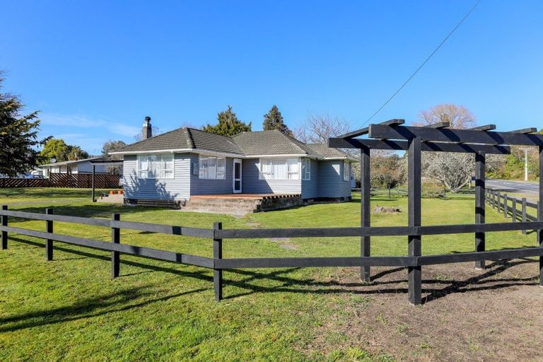 Photo of property in 2 Ngareta Road, Mourea, Rotorua, 3074