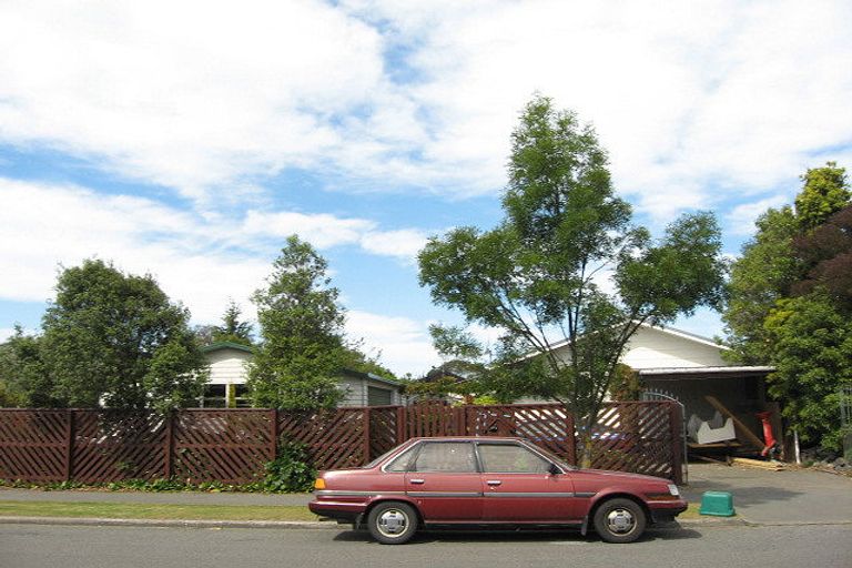 Photo of property in 60 Royal Park Drive, Parklands, Christchurch, 8083