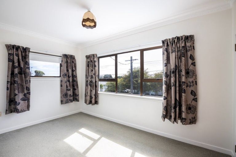 Photo of property in 65 Wallace Place, Westown, New Plymouth, 4310