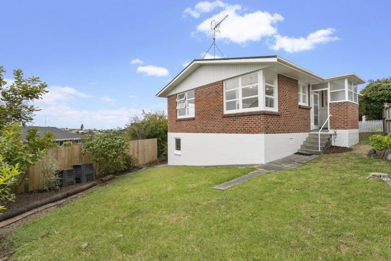 Photo of property in 2/2 Seaview Road, Milford, Auckland, 0620