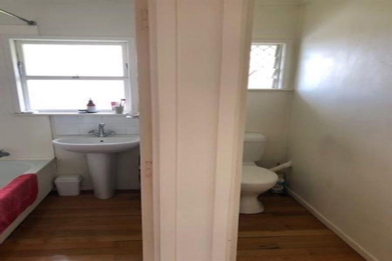 Photo of property in 1/23 Evelyn Place, Hillcrest, Auckland, 0627