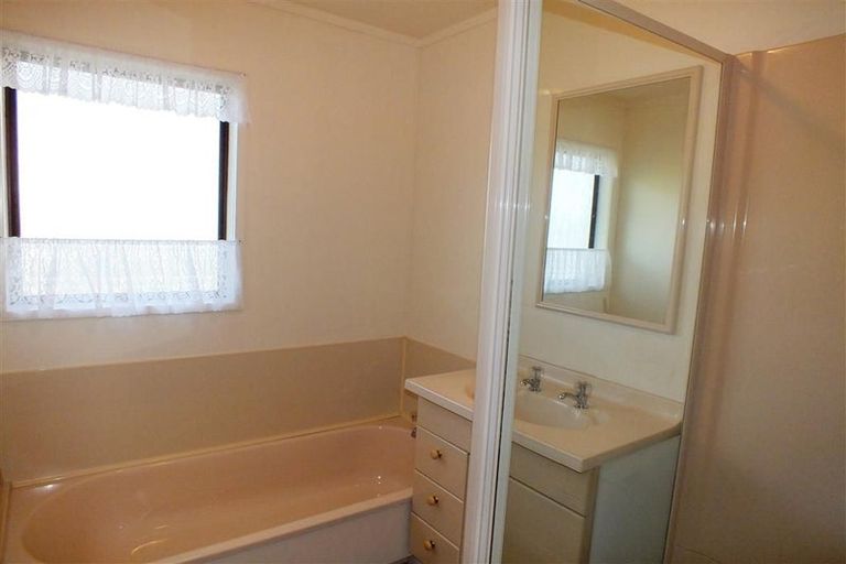 Photo of property in 420 Whangaparaoa Road, Stanmore Bay, Whangaparaoa, 0932