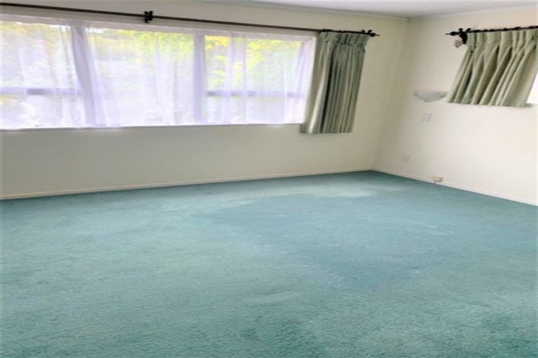 Photo of property in 6 Pioneer Grove, Silverstream, Upper Hutt, 5019