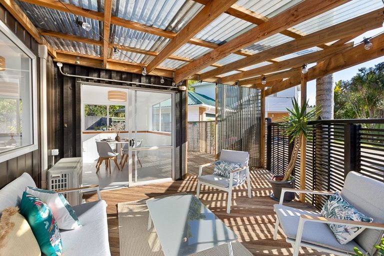 Photo of property in 1/107 Konini Road, Titirangi, Auckland, 0604