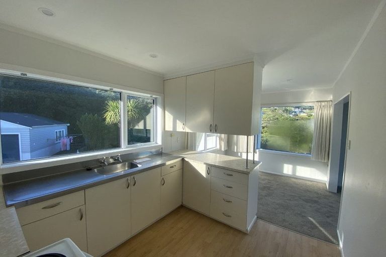 Photo of property in 3/48 Paremata Crescent, Paremata, Porirua, 5024