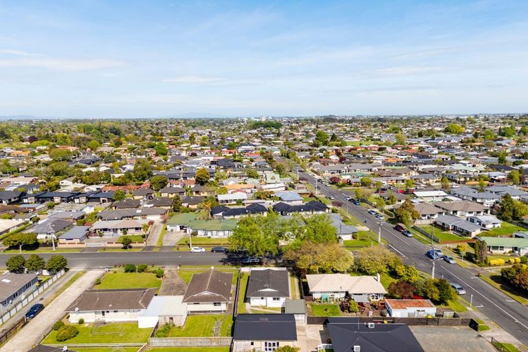 Photo of property in 1 Hilton Road, St Andrews, Hamilton, 3200