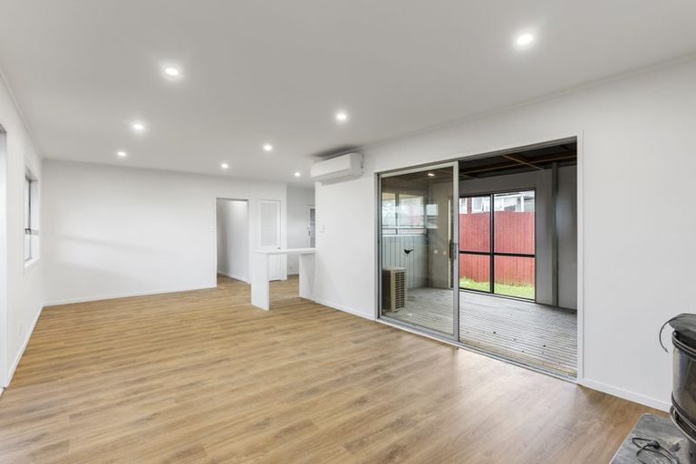 Photo of property in 32 Idlewild Avenue, Mangere, Auckland, 2022